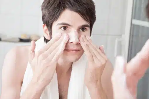 Dưỡng ẩm da mặt cho nam hiệu quả