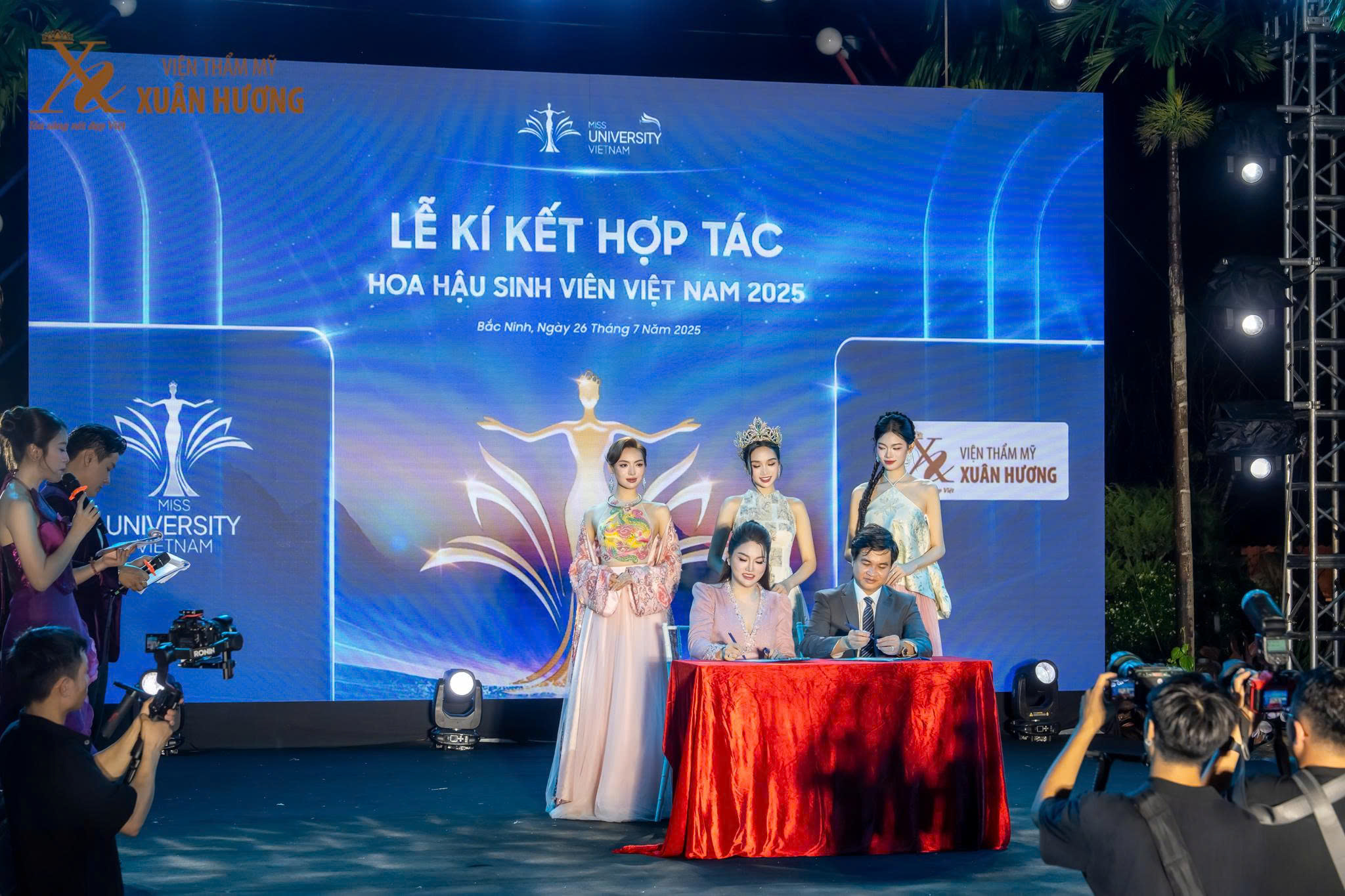 Họp Báo Hoa Hậu Sinh Viên Việt Nam