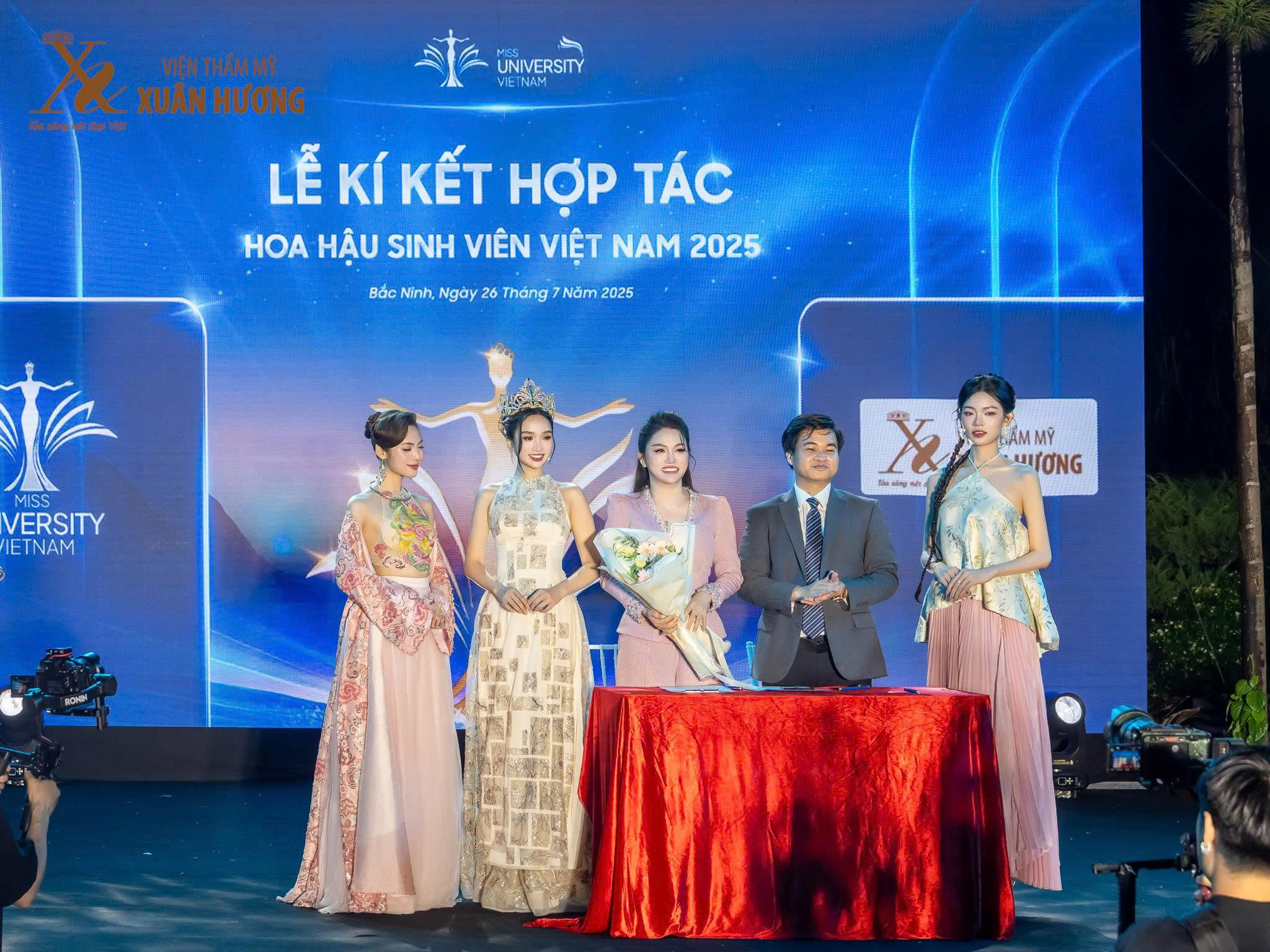 Họp Báo Hoa Hậu Sinh Viên Việt Nam