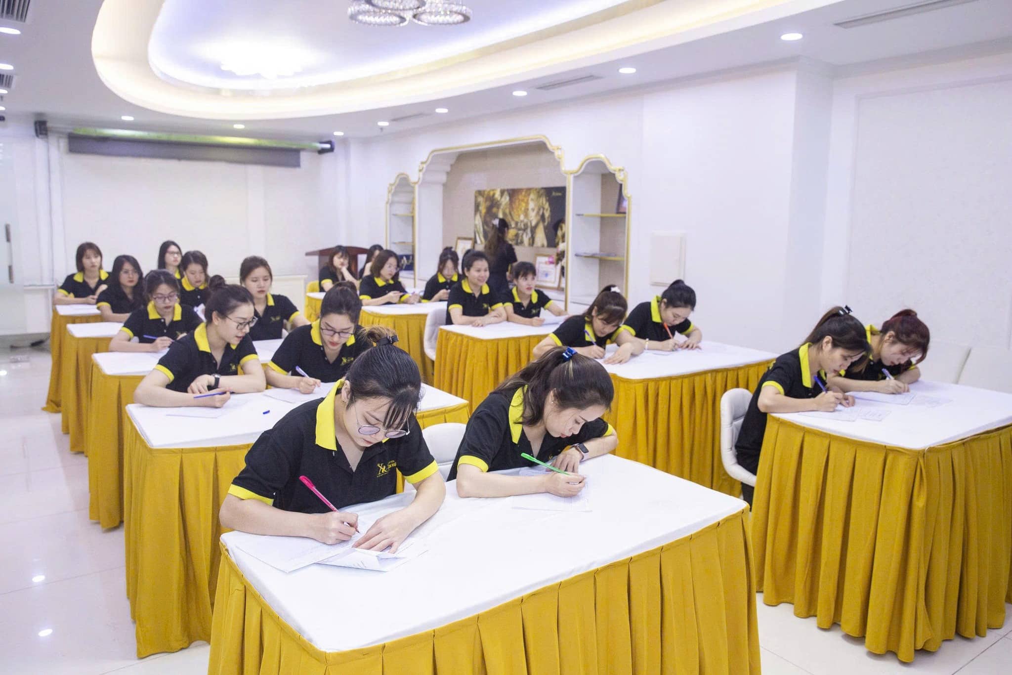 Lễ Tốt Nghiệp Khóa Học Phun Xăm Thẩm Mỹ