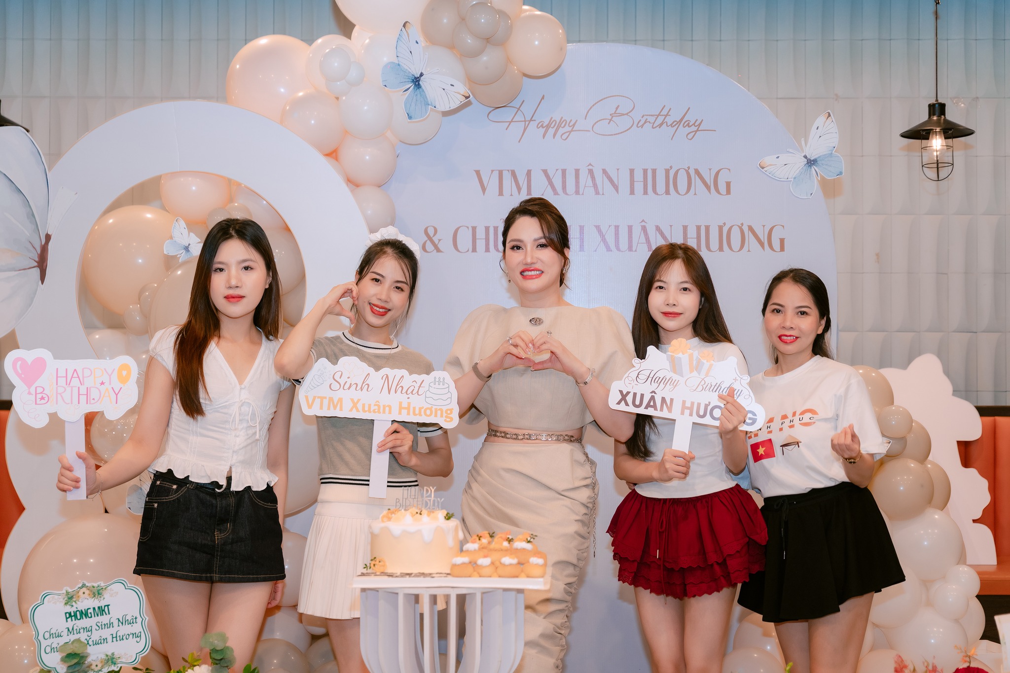 sinh nhật công ty và chủ tịch Xuân Hương tháng 09