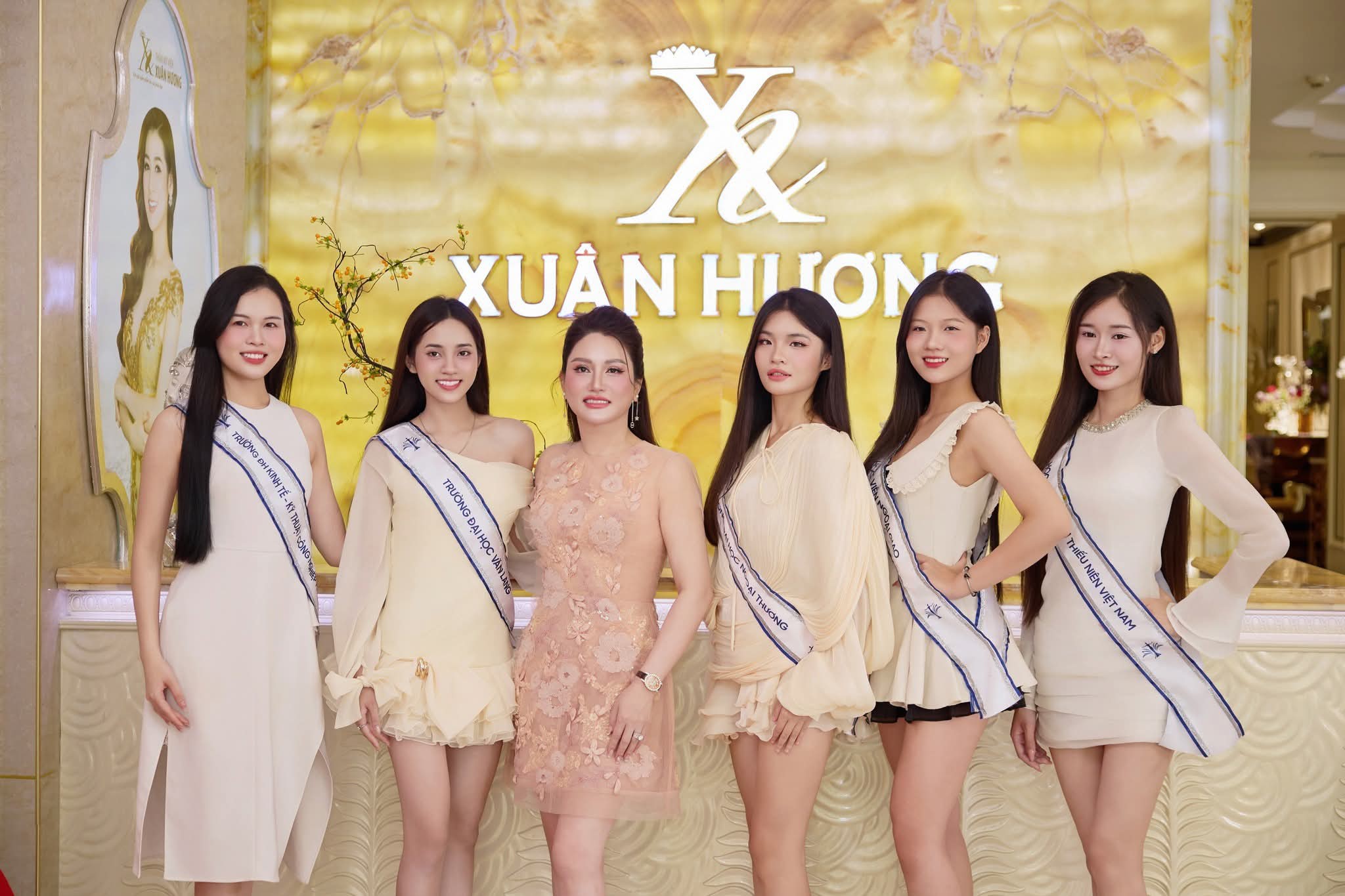 buổi trải nghiệm của thí sinh hoa hậu sinh viên tại Xuân Hương
