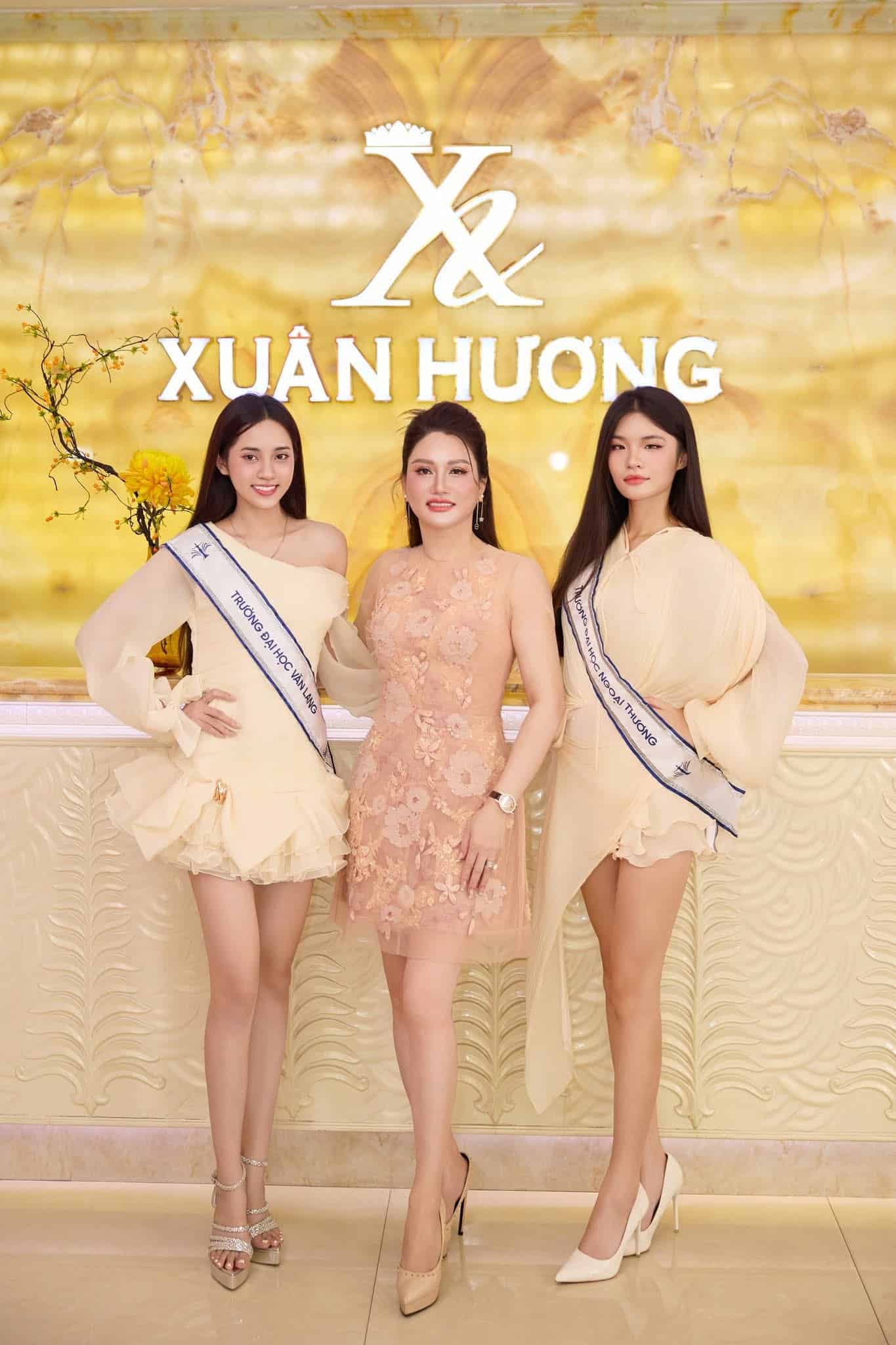 buổi trải nghiệm của thí sinh hoa hậu sinh viên tại Xuân Hương