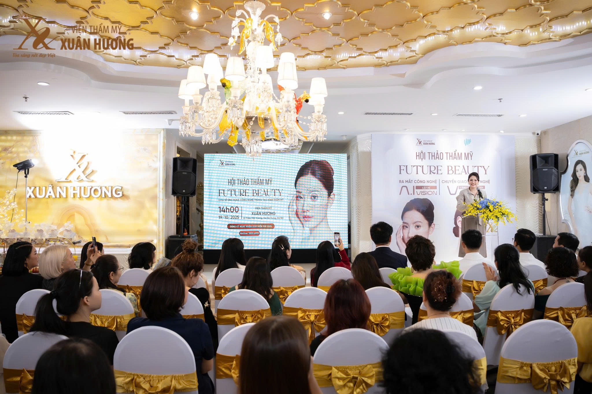 Chủ tịch Viện Thẩm mỹ Xuân Hương, bà Đặng Thị Xuân Hương phát biểu tại hội thảo Hội thảo Future Beauty 2025
