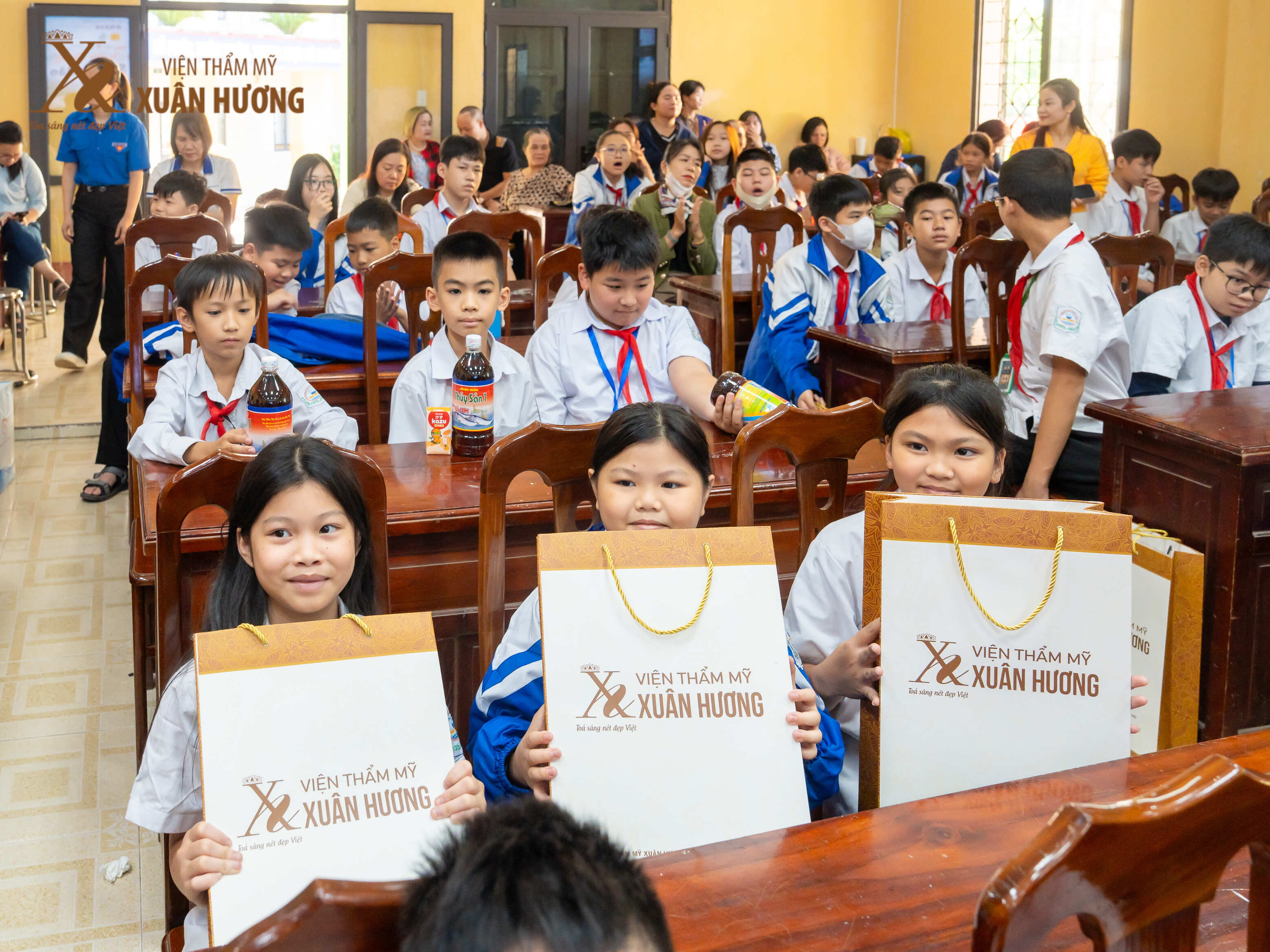 chuyến từ thiện tại Thái Nguyên khắc phục bão lũ chuyến từ thiện tại Thái Nguyên khắc phục bão lũ