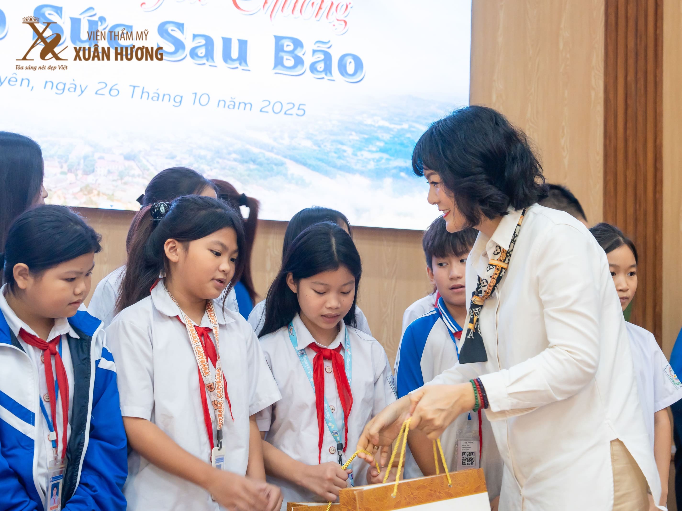 chuyến từ thiện tại Thái Nguyên khắc phục bão lũ chuyến từ thiện tại Thái Nguyên khắc phục bão lũ