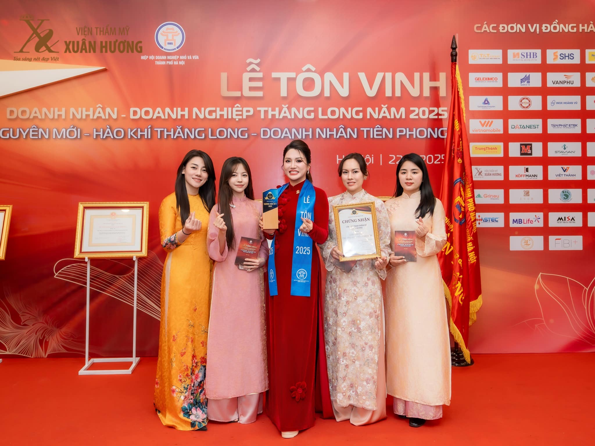 VTM Xuân Hương nhận khen thưởng