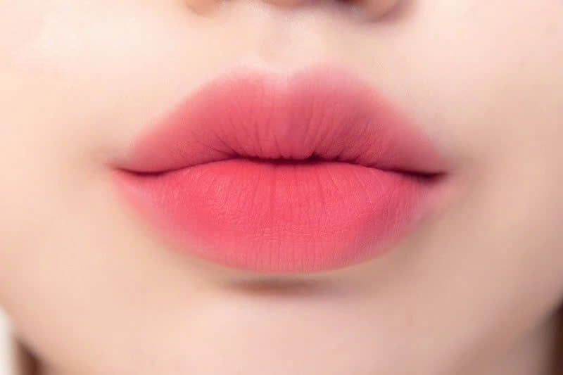 phun môi màu hồng san hô đẹp
