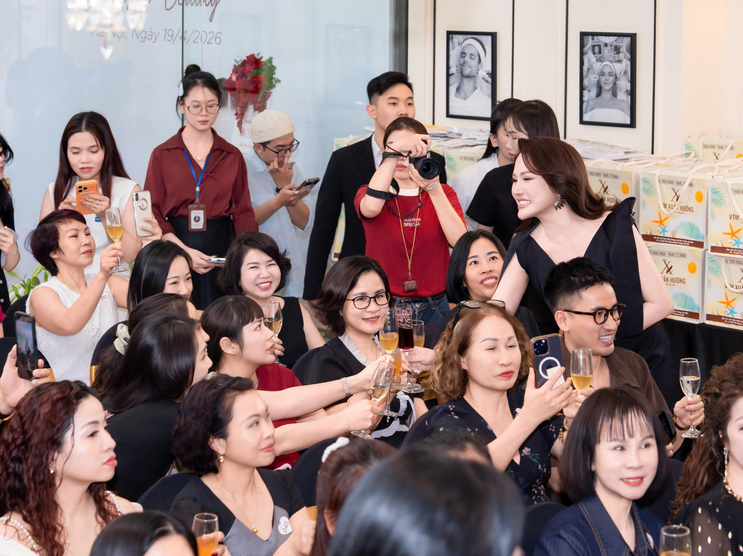 Chạm Tới Vẻ Đẹp Hoàn Hảo – Perfect Beauty