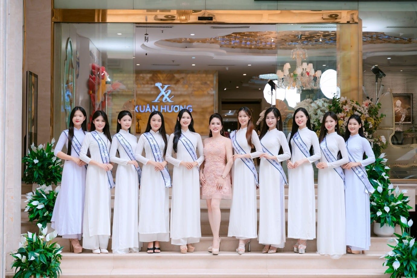 dàn thí sinh hoa hậu sinh việt việt nam làm đẹp tại xuân hương