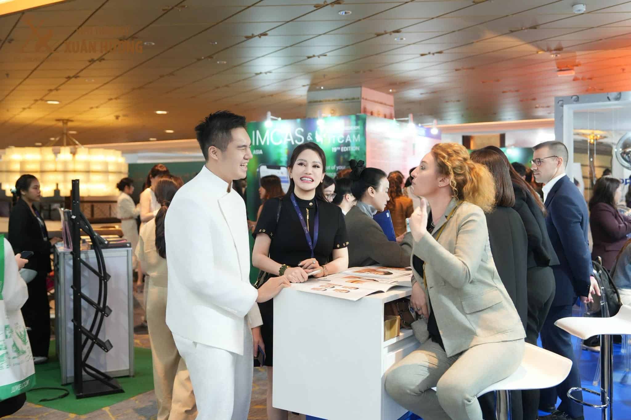 chủ tịch Xuân Hương tham gia hội nghị làm đẹp tại Thái Lan